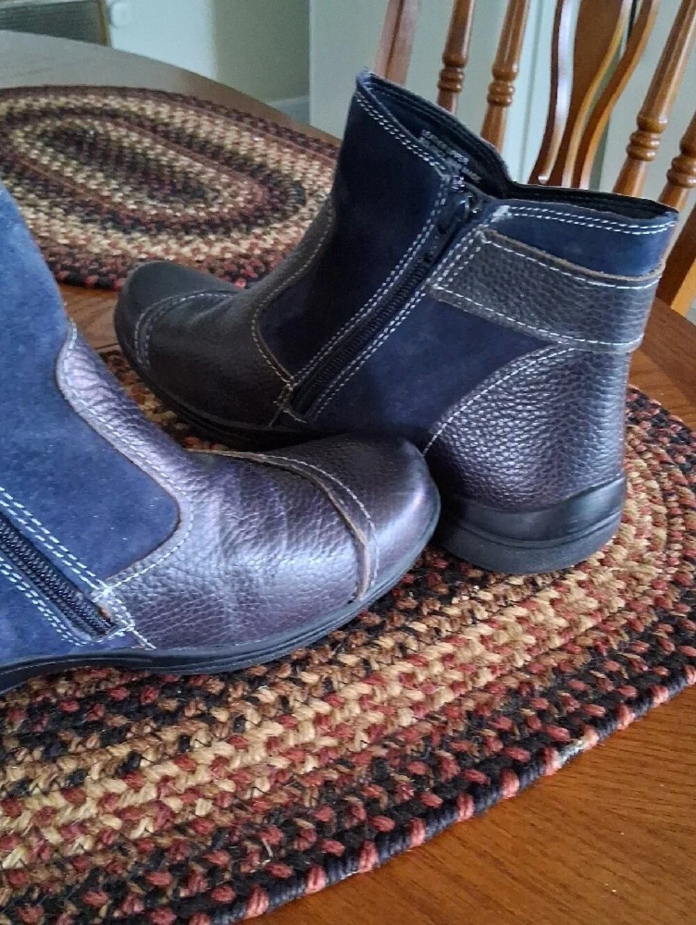 Earth Origins Navy Suede Leather Ankle Boots Sz.8.5